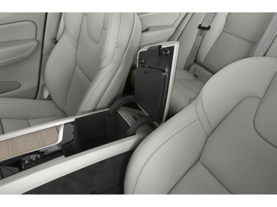 2023 Volvo XC60 Recharge Plug-In Hybrid T8 Plus Bright Theme