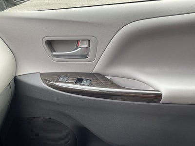 2018 Toyota Sienna XLE 8 Passenger