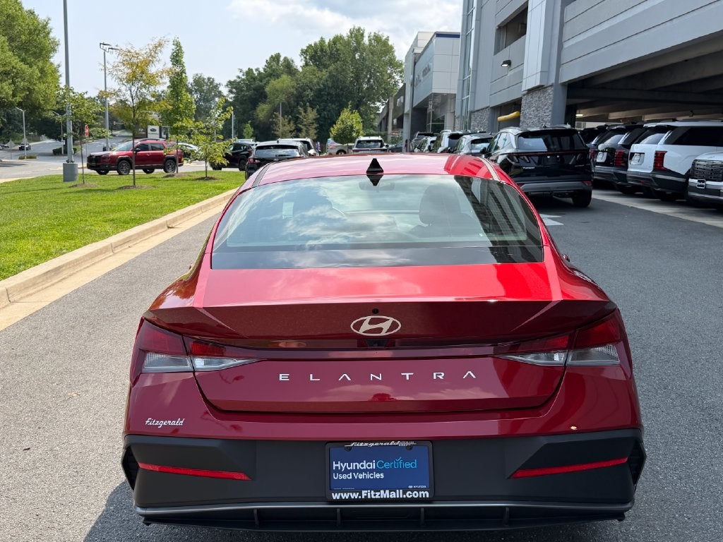 2025 Hyundai Elantra SE