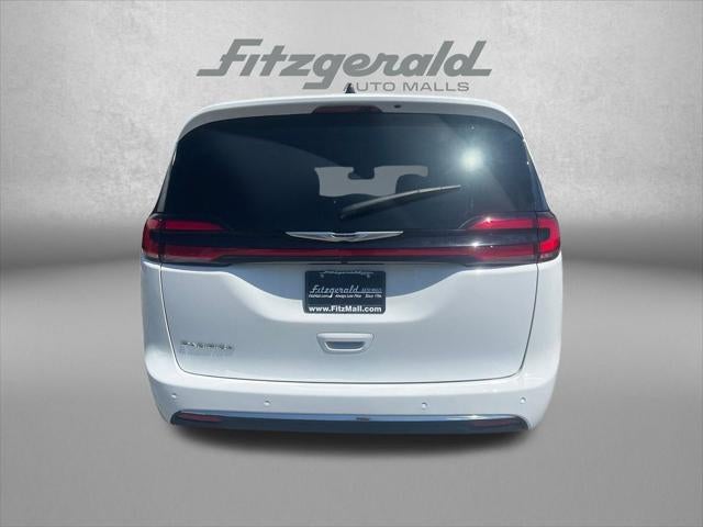 2024 Chrysler Pacifica Touring