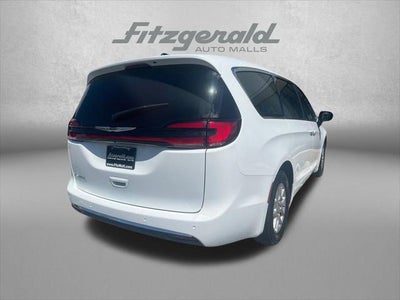 2024 Chrysler Pacifica Touring