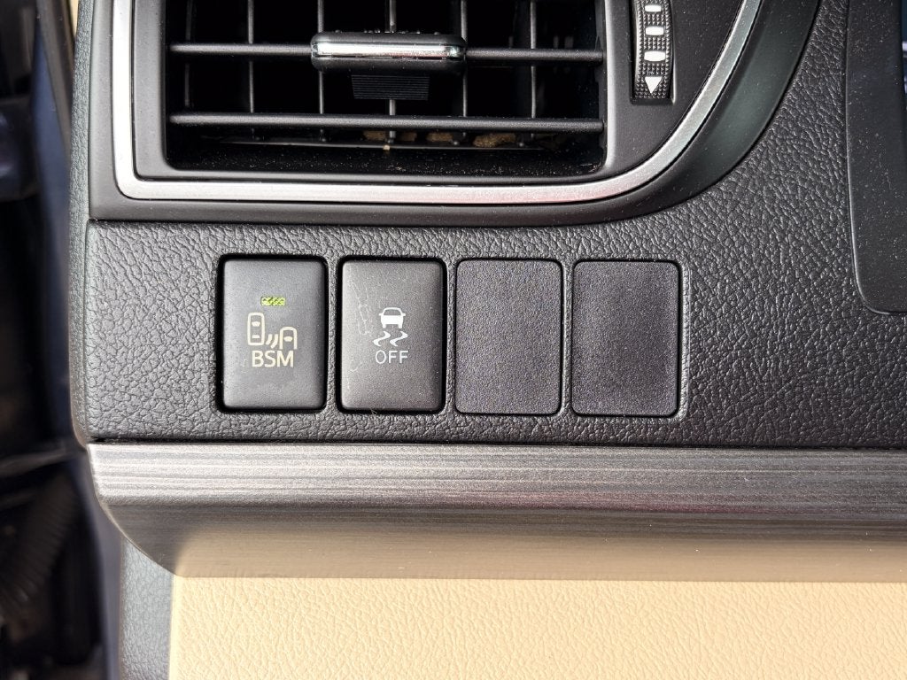 2016 Toyota Camry Hybrid XLE