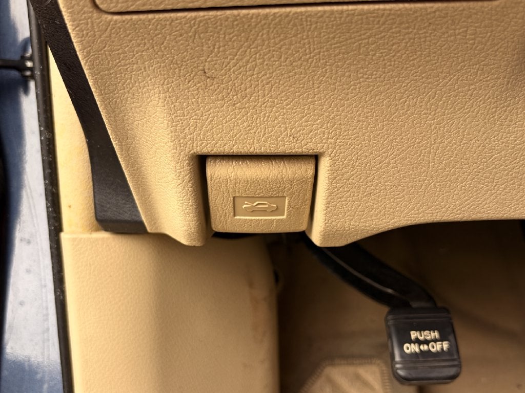 2016 Toyota Camry Hybrid XLE