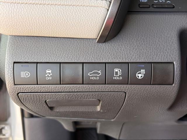 2022 Toyota Camry Hybrid XSE