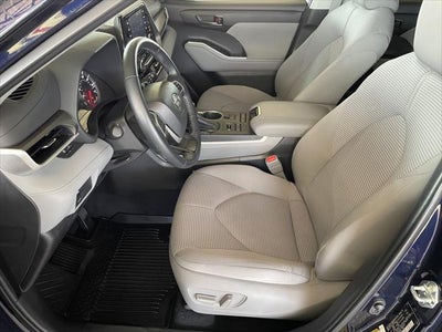 2022 Toyota HIGHLANDER LE