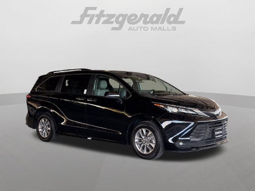 2026 Toyota Sienna XLE 8 Passenger