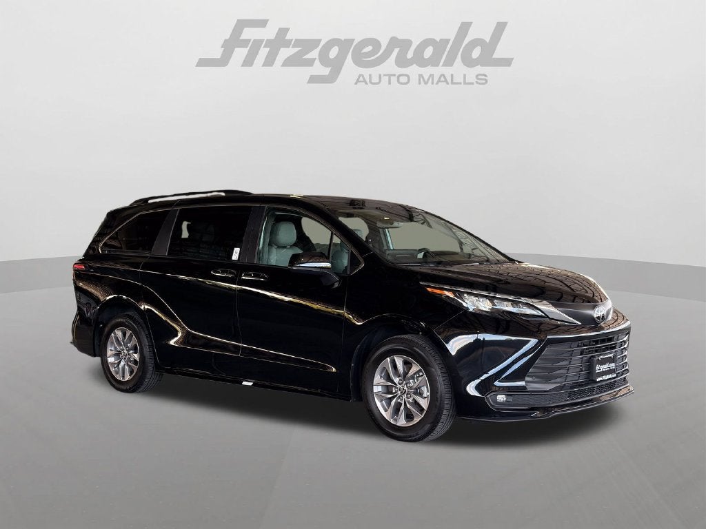 2026 Toyota Sienna XLE 8 Passenger