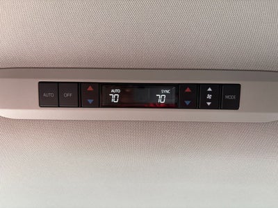 2025 Toyota SIENNA XLE XLE 8 Passenger