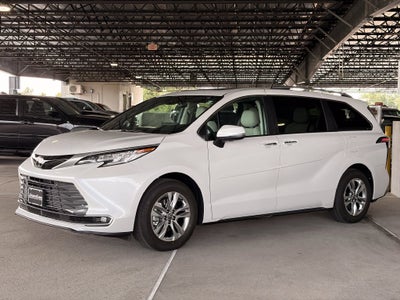 2026 Toyota Sienna Limited 7 Passenger