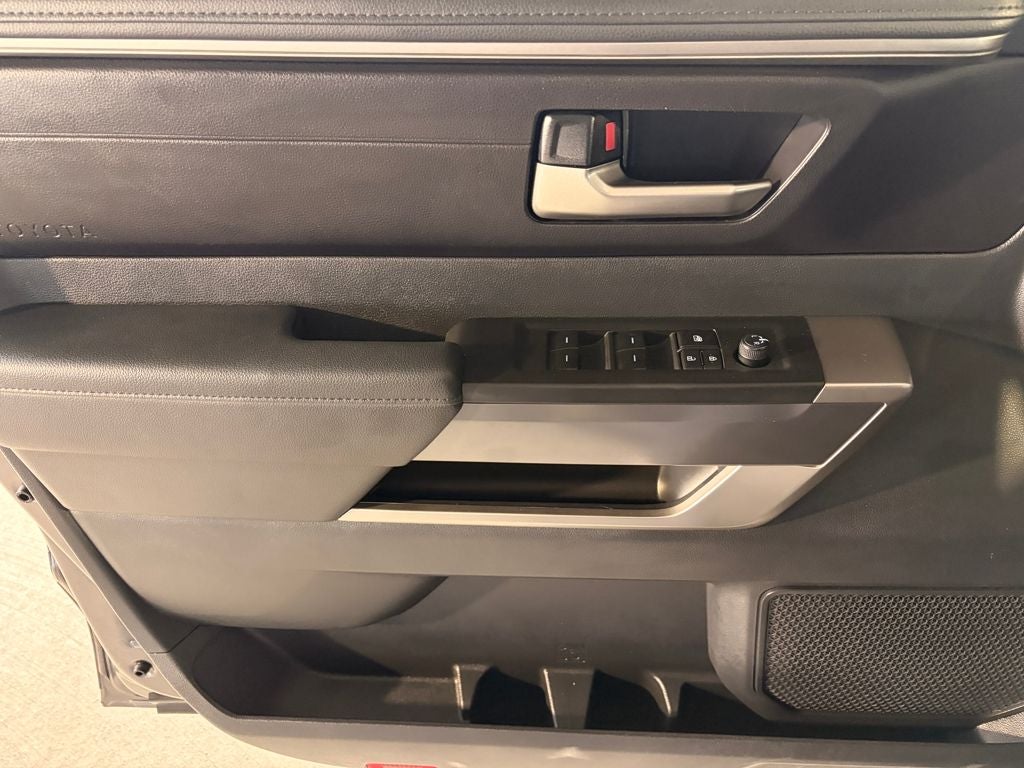 2025 Toyota TUNDRA 4X4 SR5