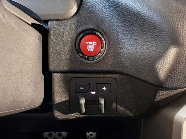 2025 Toyota TUNDRA 4X4 SR5