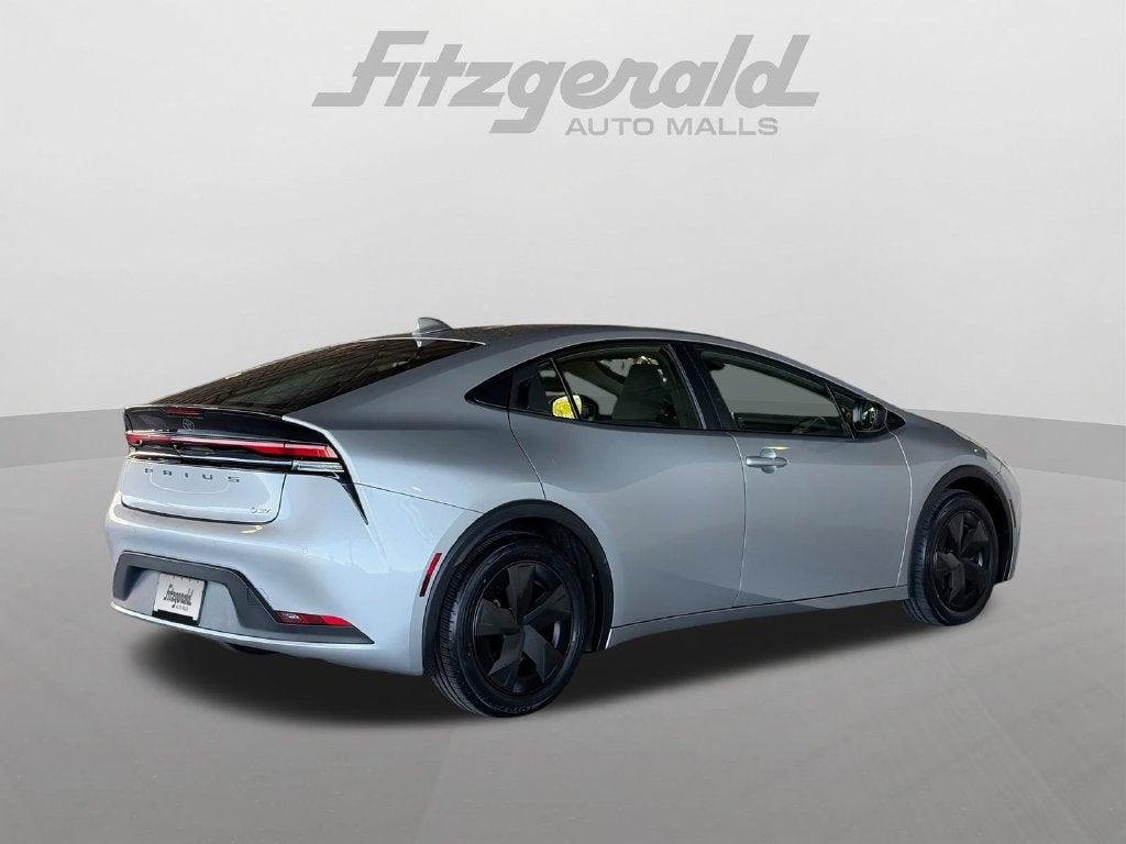 2025 Toyota Prius LE