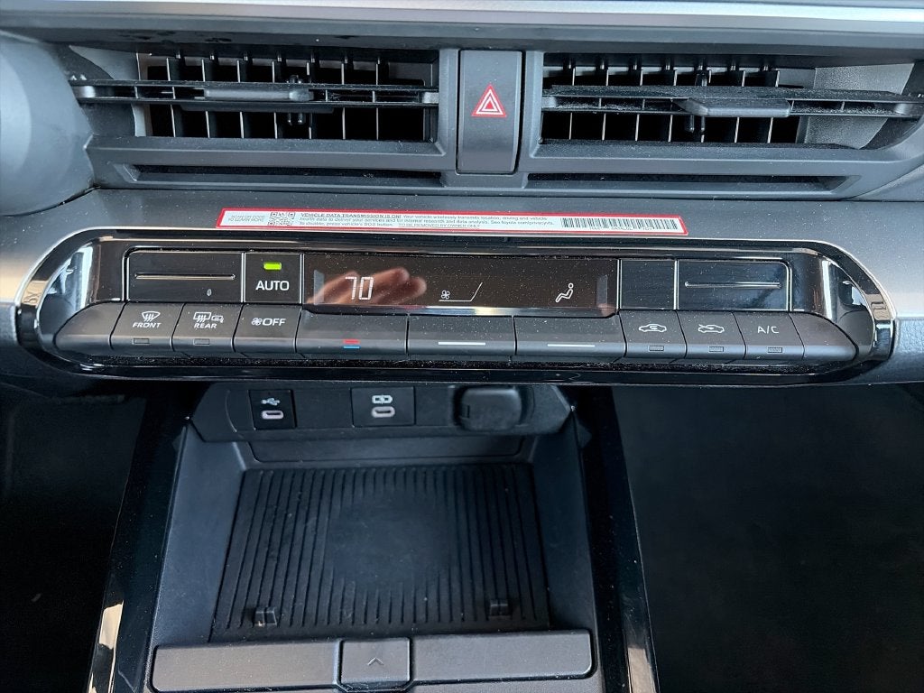 2025 Toyota Prius LE