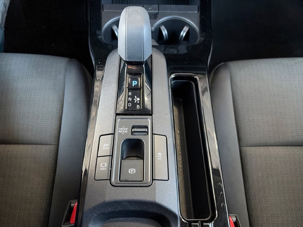 2025 Toyota Prius LE
