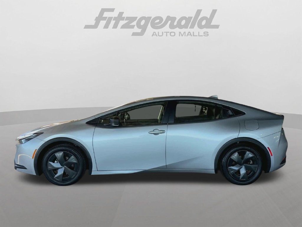 2025 Toyota Prius LE