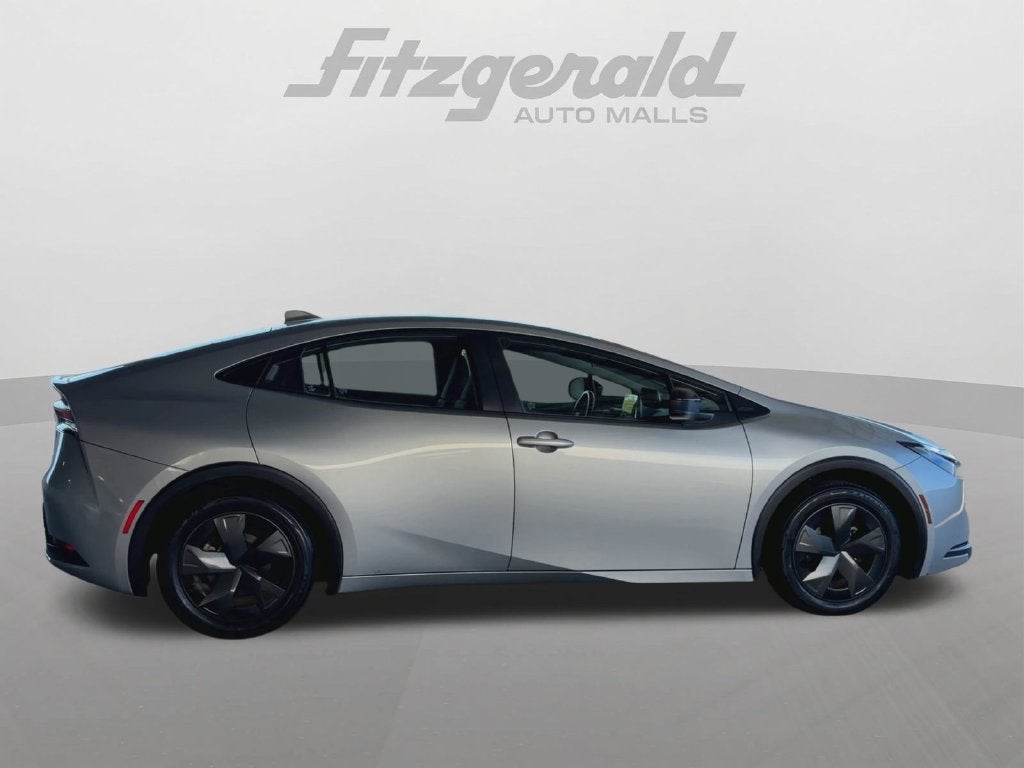 2025 Toyota Prius LE