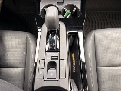 2024 Toyota PRIUS XLE