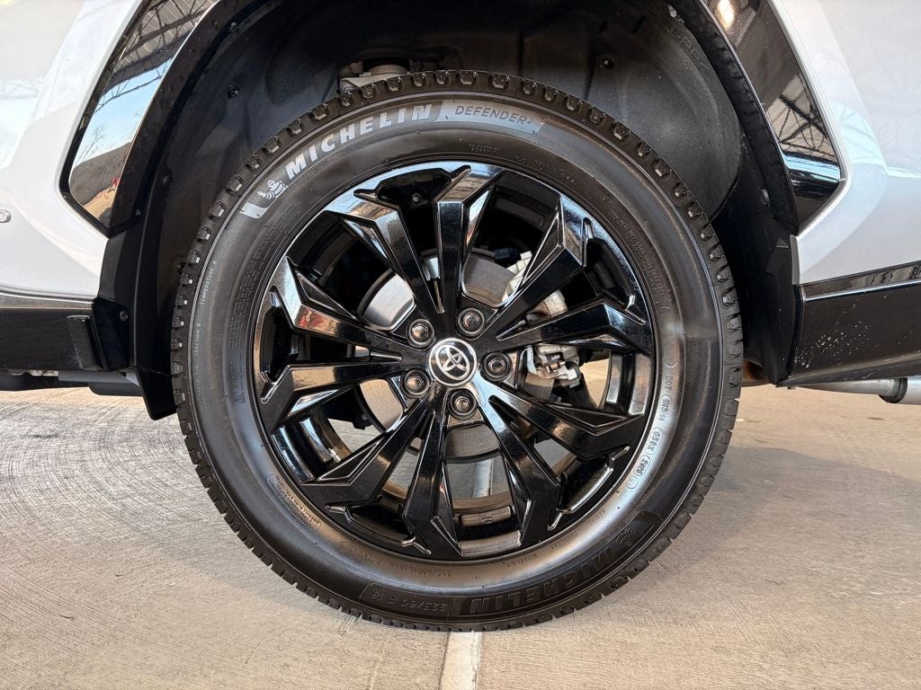 2022 Toyota RAV4 HYBRID SE