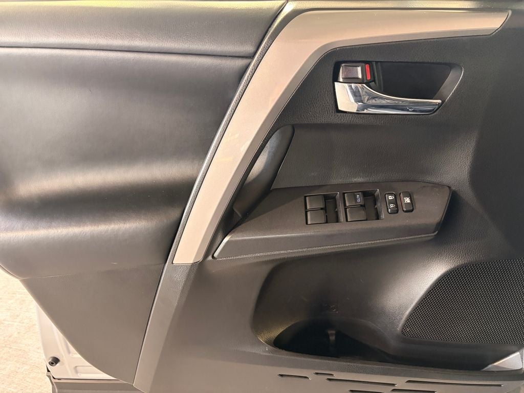 2018 Toyota RAV4 HYBRID XLE