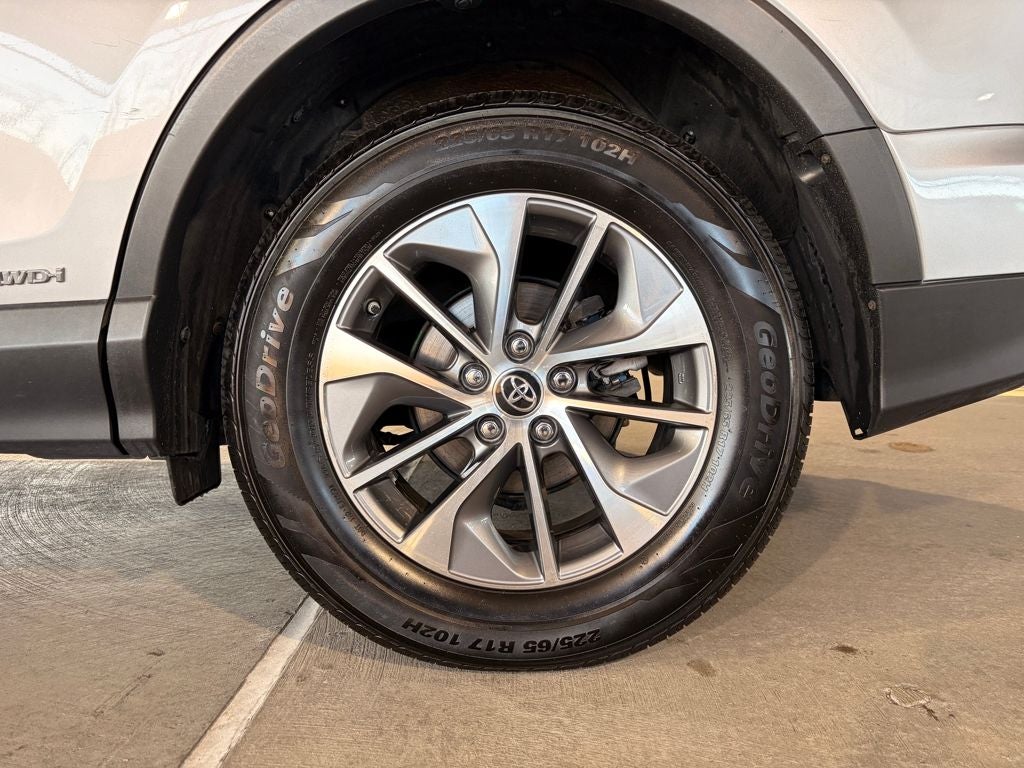 2018 Toyota RAV4 HYBRID XLE