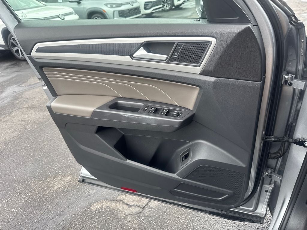 2021 Volkswagen Atlas 3.6L V6 SE w/Technology R-Line