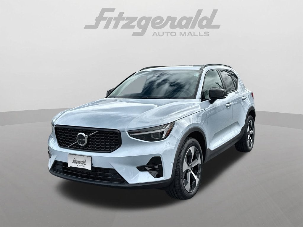 2026 Volvo XC40 B5 Plus
