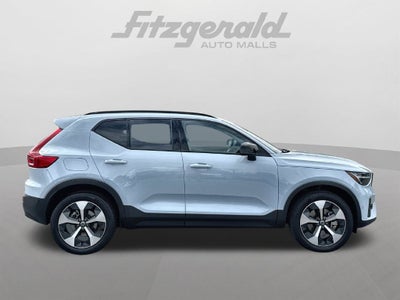 2026 Volvo XC40 B5 Plus