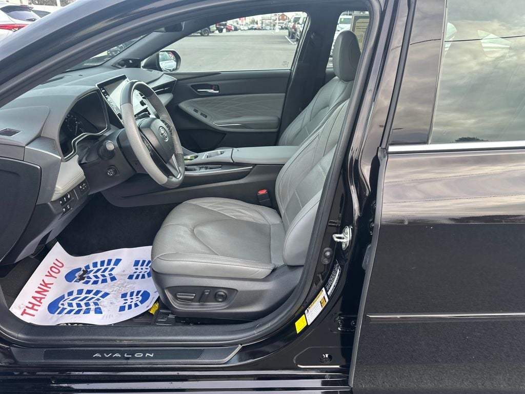 2020 Toyota AVALON HYBRID Limited