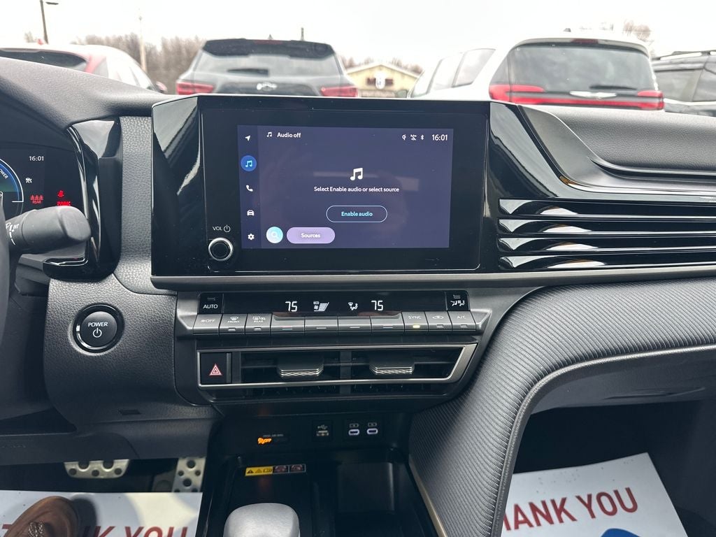 2025 Toyota CAMRY SE