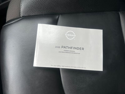 2025 Nissan Pathfinder SL