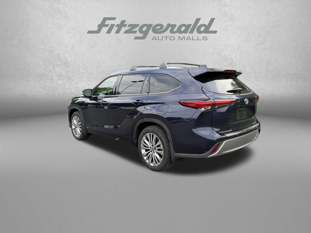 2023 Toyota Highlander Hybrid Platinum