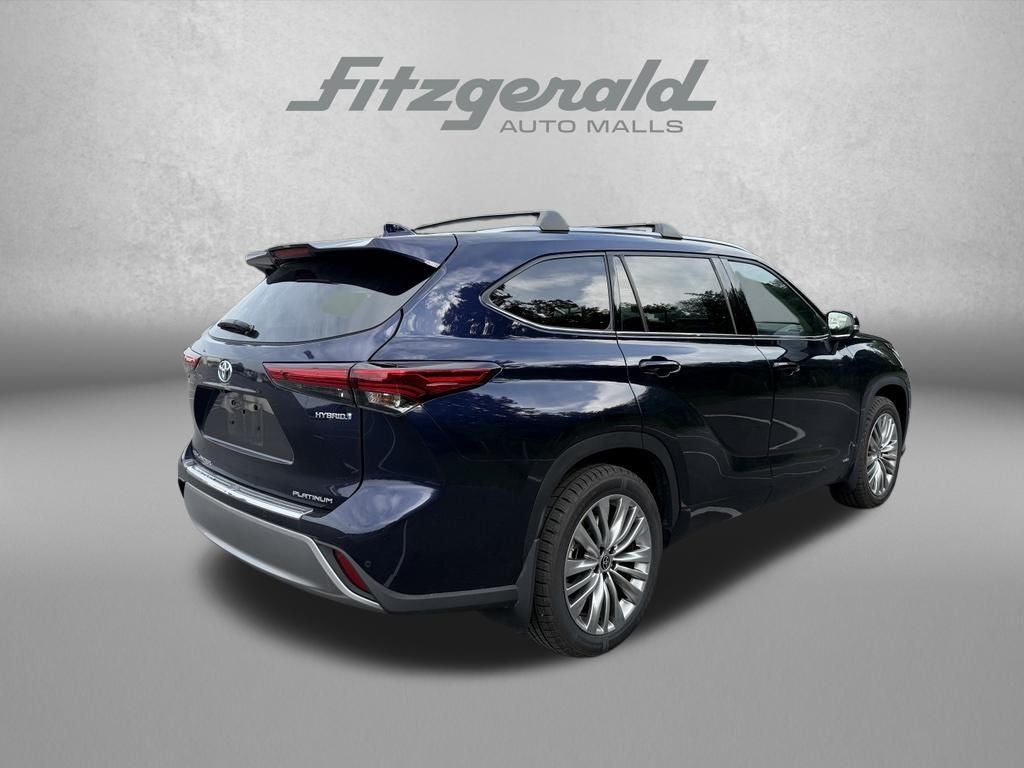 2023 Toyota Highlander Hybrid Platinum
