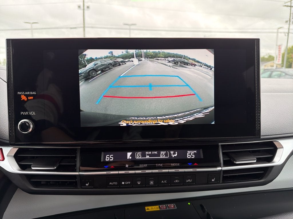 2025 Toyota Sienna XLE 8 Passenger