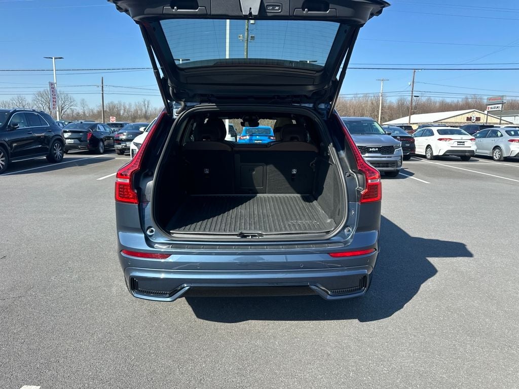 2024 Volvo XC60 B5 Plus Dark Theme