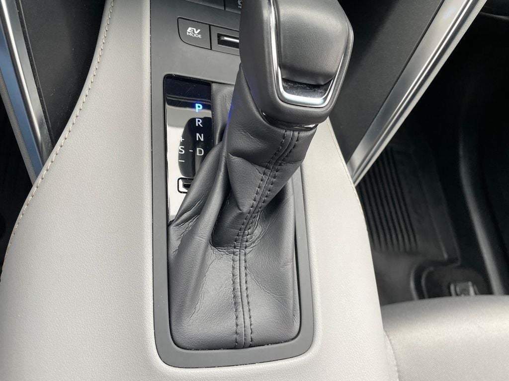 2024 Toyota Venza LE