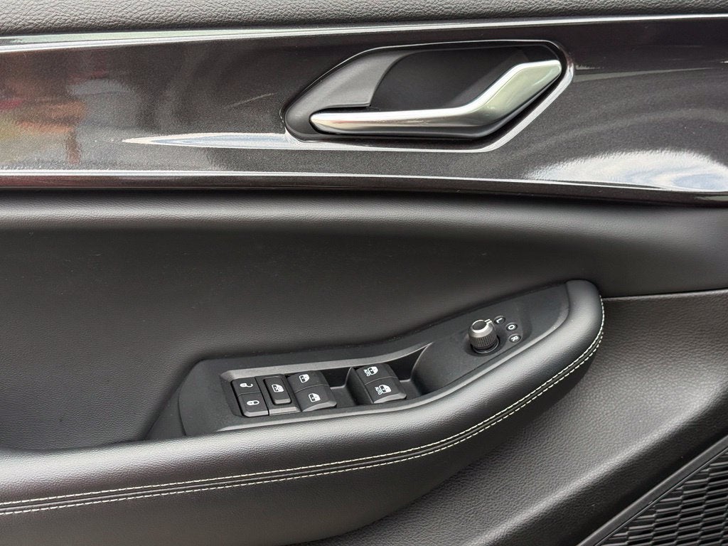 2023 Jeep Grand Cherokee L Laredo 4x4
