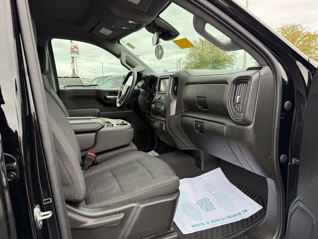 2023 Chevrolet Silverado 1500 4WD Crew Cab Short Bed Custom