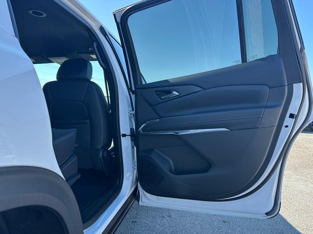 2025 Chevrolet Traverse LT 2LT