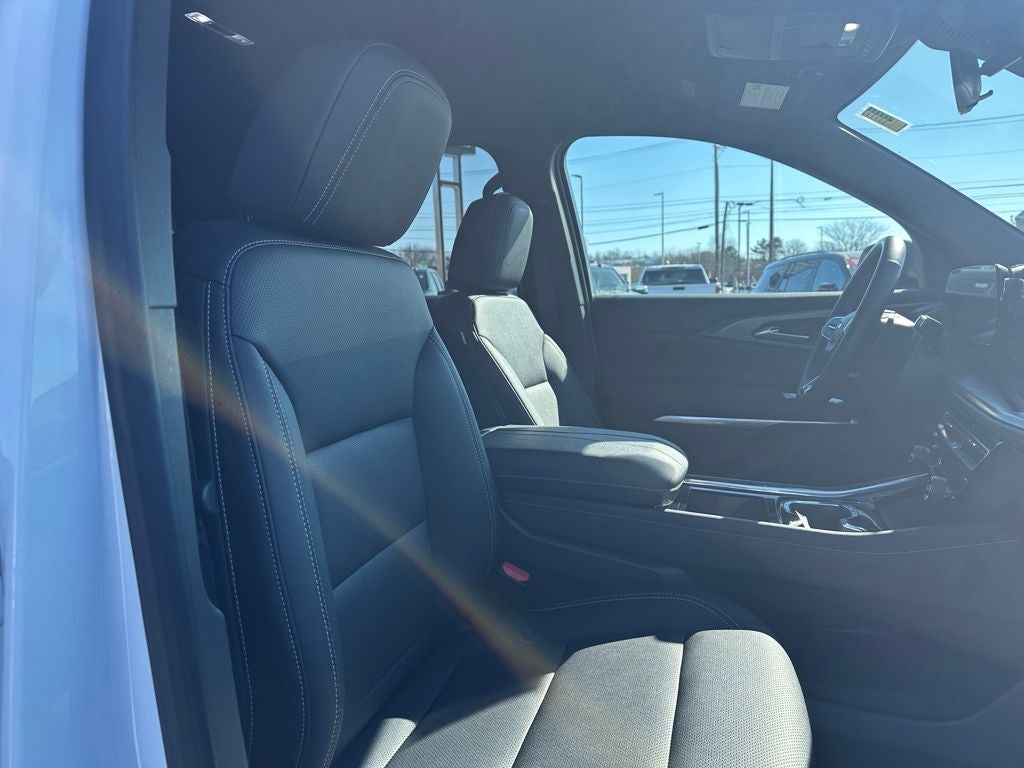 2025 Chevrolet Traverse LT 2LT