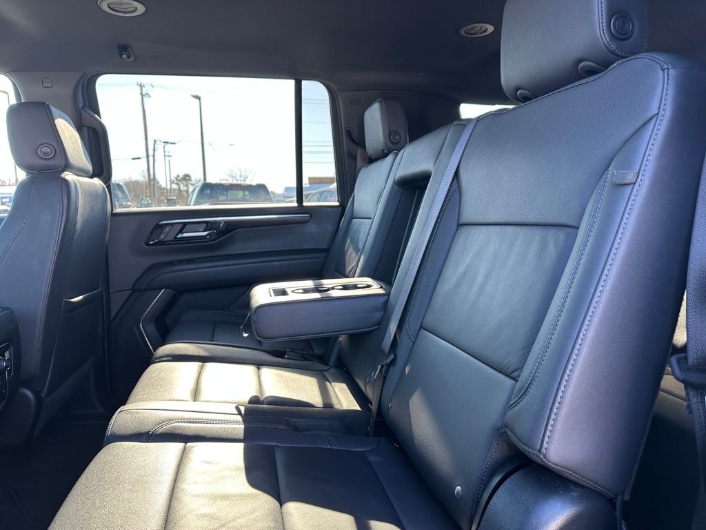 2025 Chevrolet Suburban LT