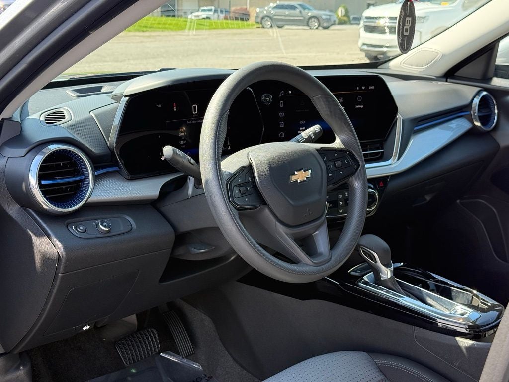 2025 Chevrolet Trax FWD LT