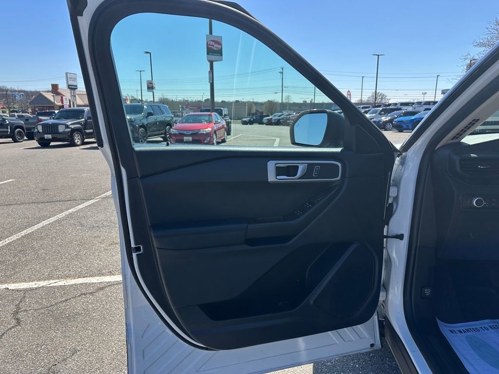 2020 Ford Explorer Base