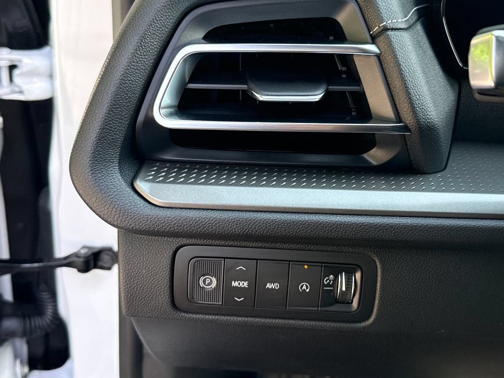 2027 Chevrolet Traverse LT - Photo 29