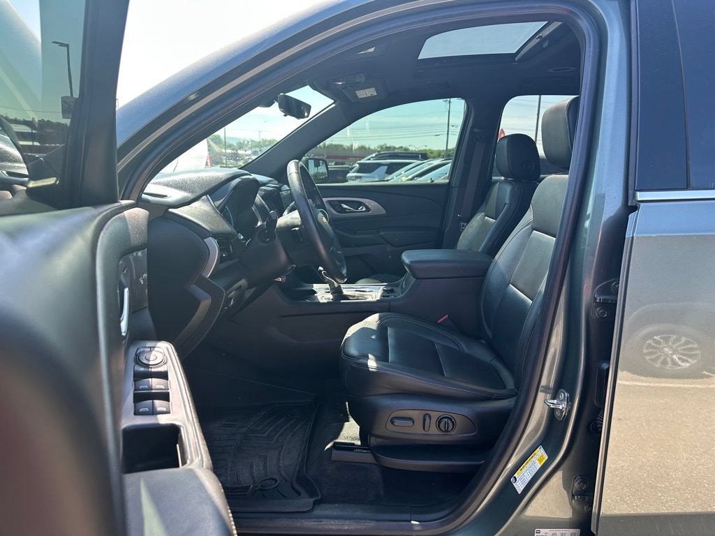 2022 Chevrolet Traverse 3LT - Photo 22