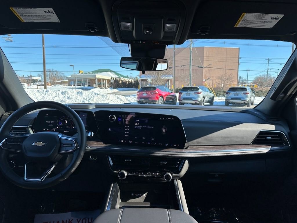 2025 Chevrolet Suburban LT