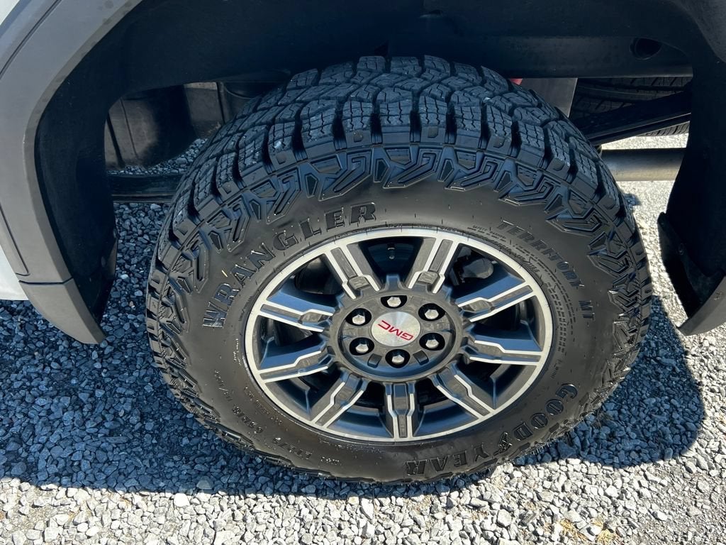 2025 GMC Sierra 1500 AT4
