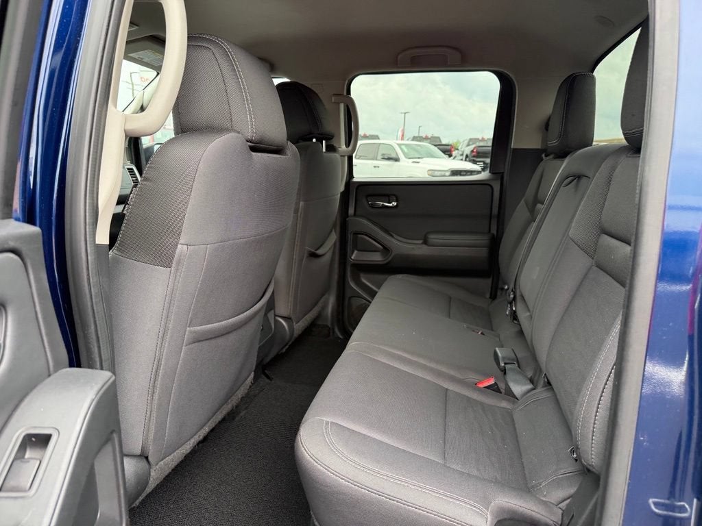 2022 Nissan Frontier Crew Cab SV 4x4