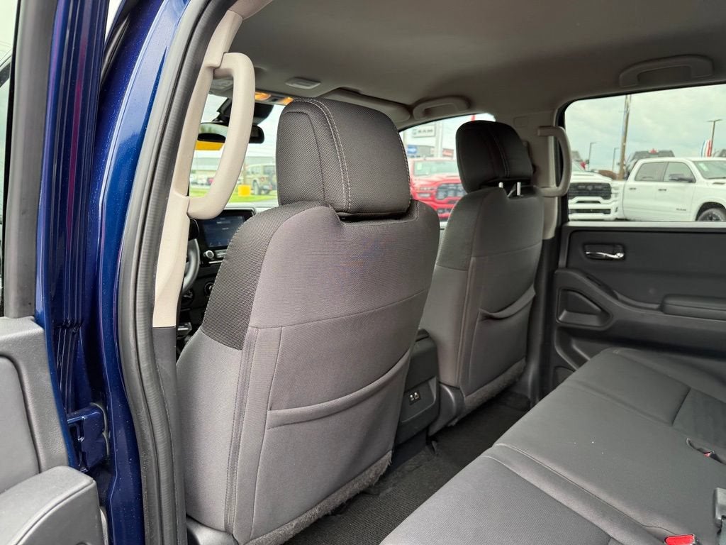 2022 Nissan Frontier Crew Cab SV 4x4