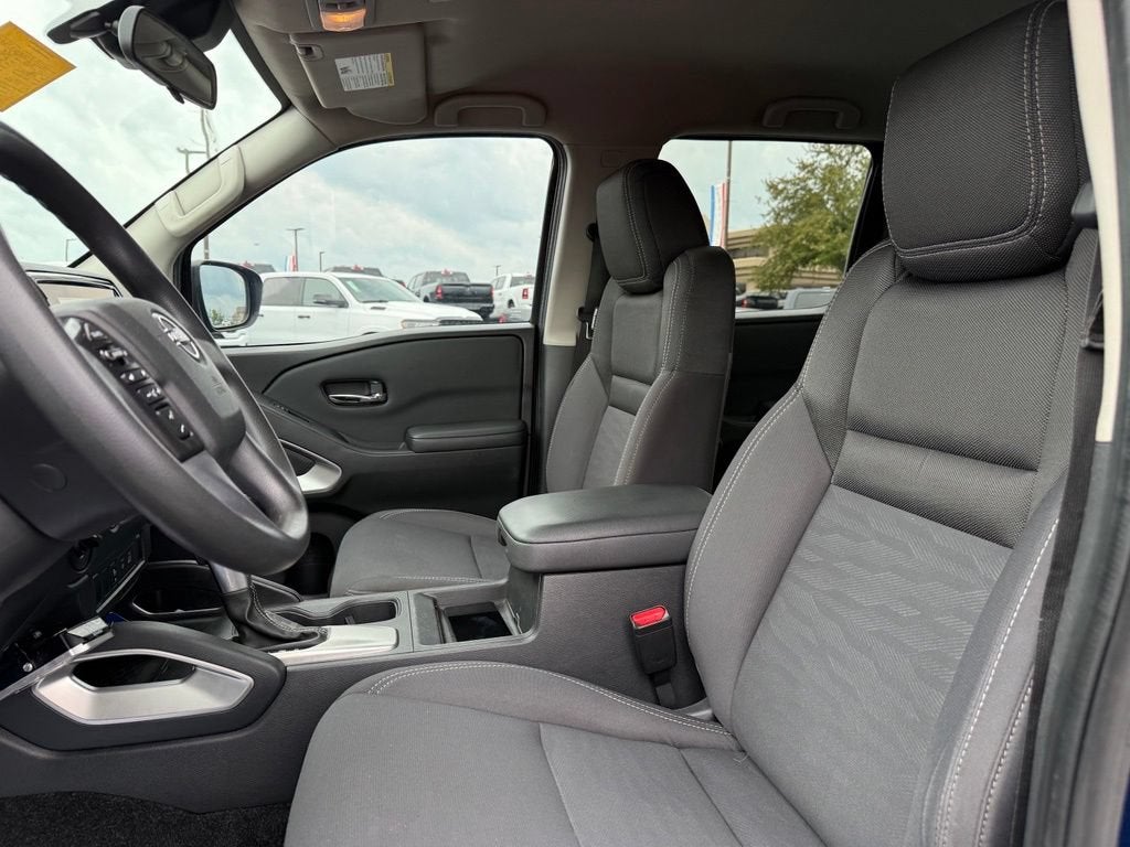 2022 Nissan Frontier Crew Cab SV 4x4