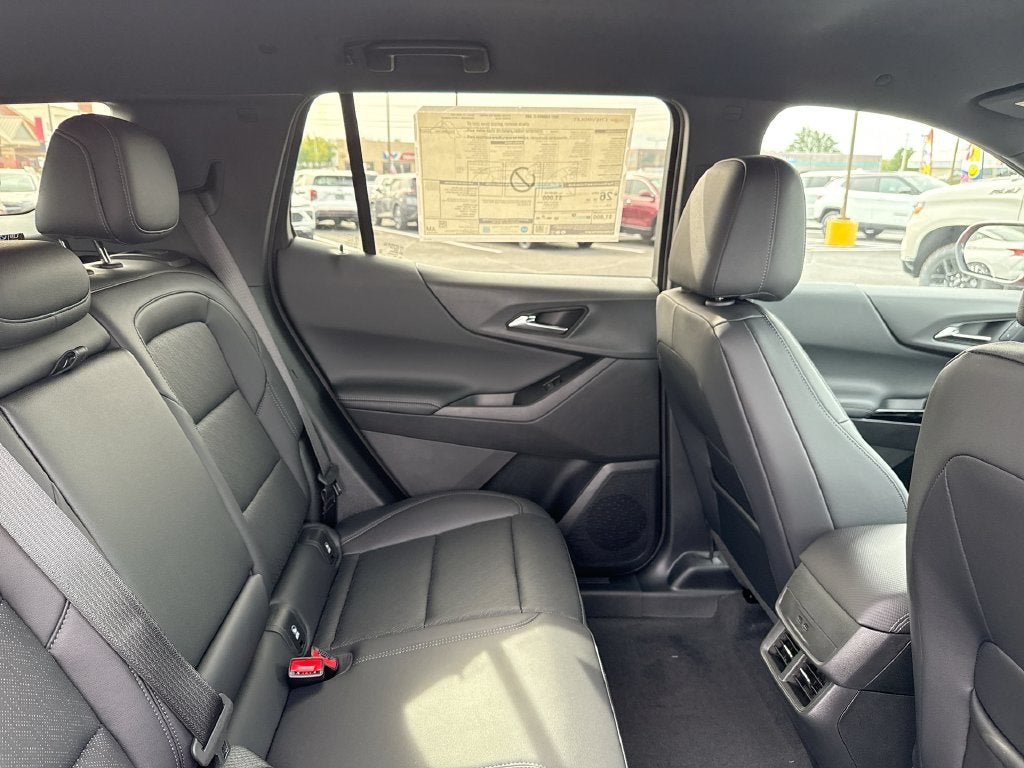 2027 Chevrolet Equinox LT - Photo 14